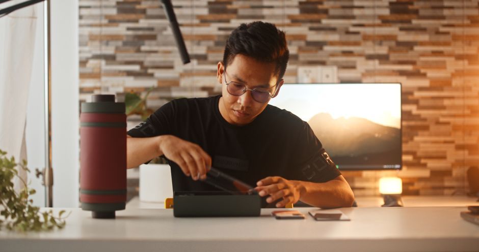 Thailand smartphone social media content creator lifestyle