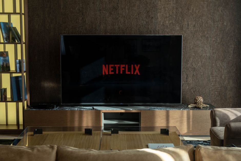 television screen entertainment media room