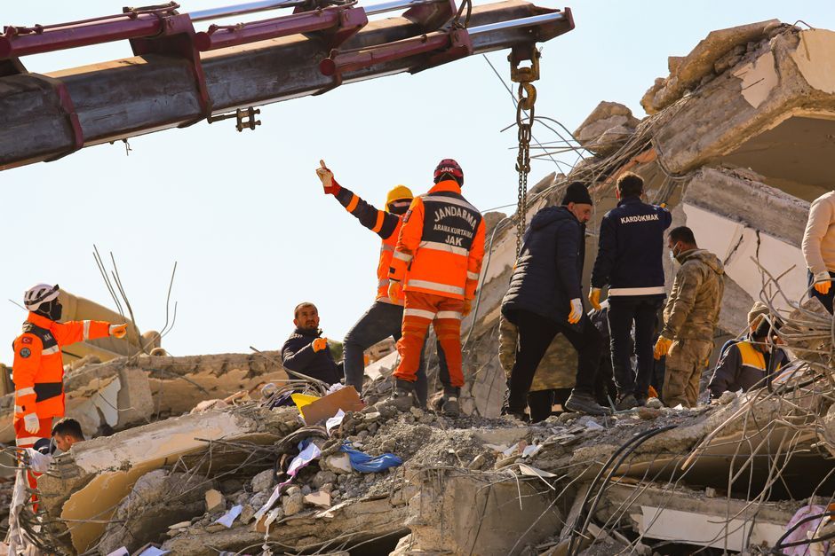Ukraine emergency workers rubble rescue