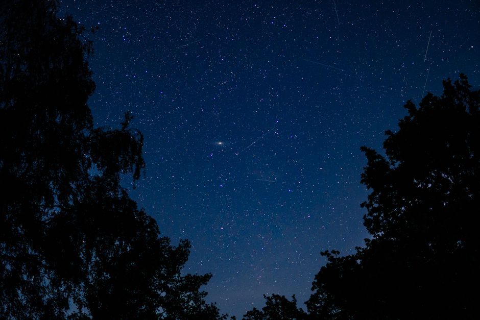 night sky meteor shower constellation astronomy