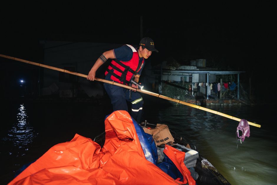 Thailand transport bus flood rescue operation