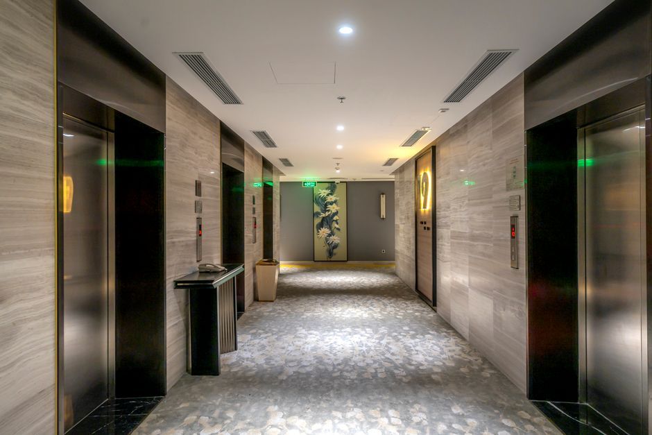 modern luxury hotel lobby interior