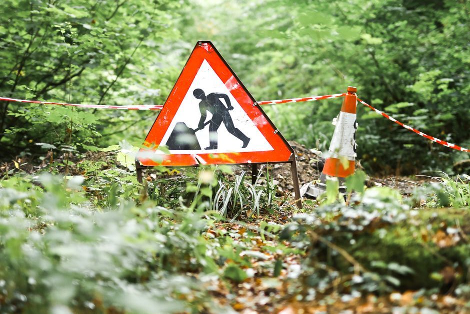 UK weather thermometer heat warning