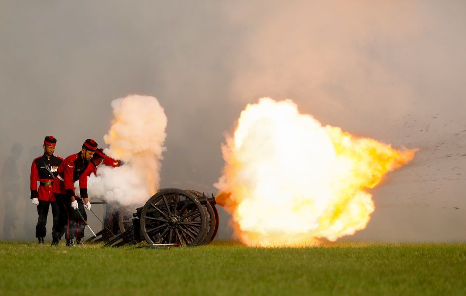thai royal army artillery ceremony