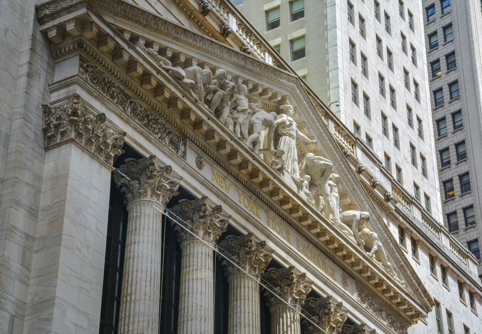 wall street financial district stock market building new york