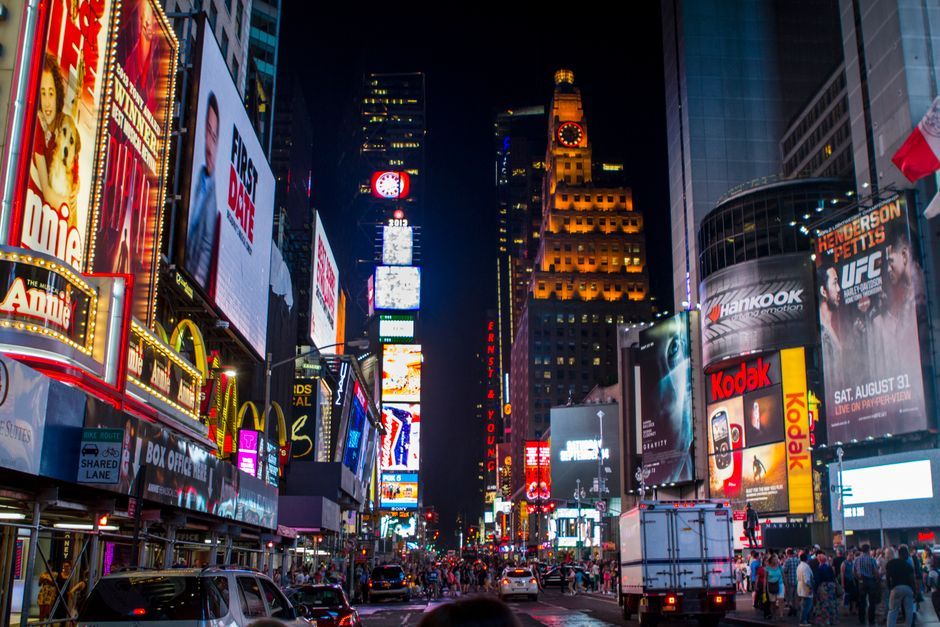 United States tourism crowded landmark destination