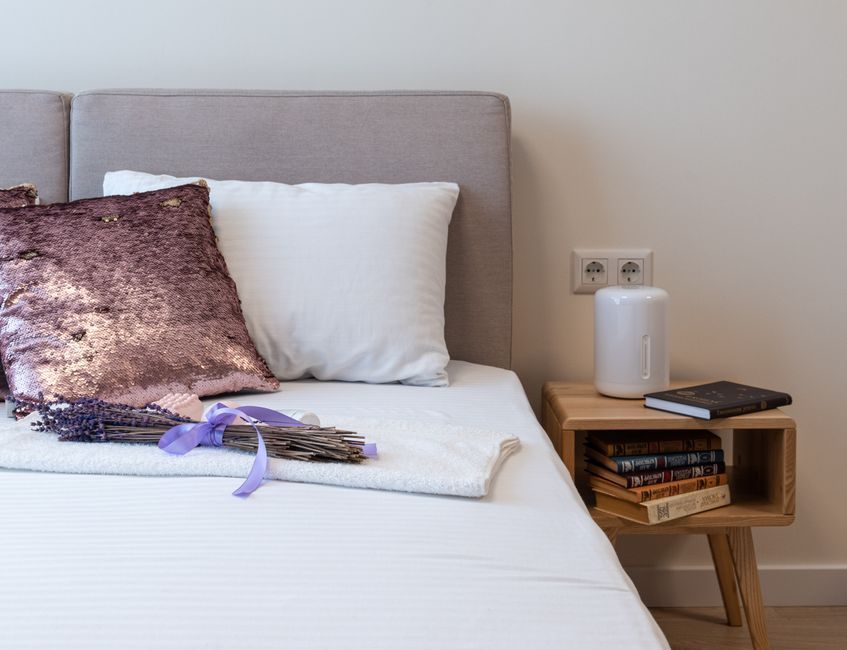 bedroom humidity humidifier water glass