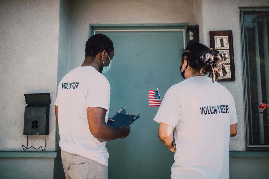 community service volunteer teamwork