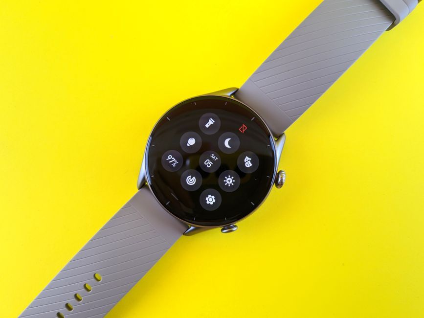 Amazfit watch interface app settings
