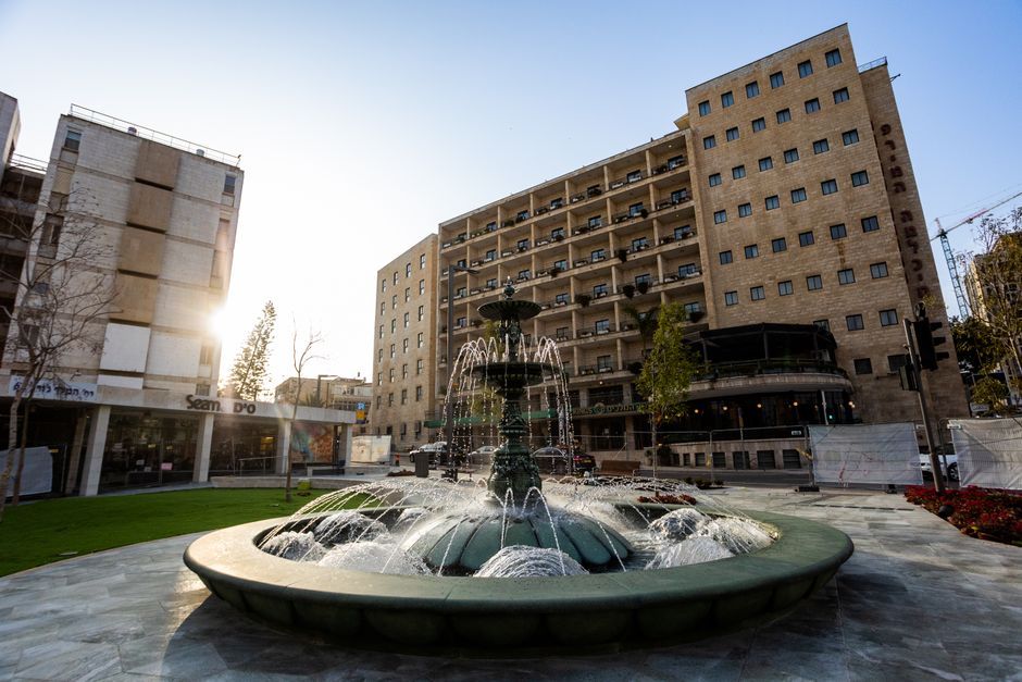 Tel Aviv Dizengoff Square memorial fountain