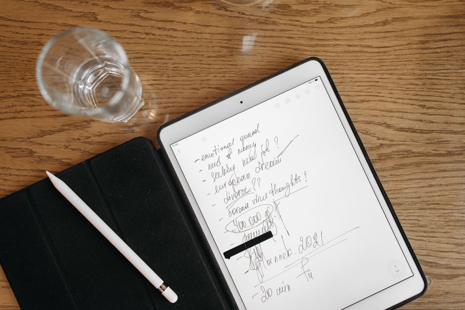 digital tablet screen writing notes