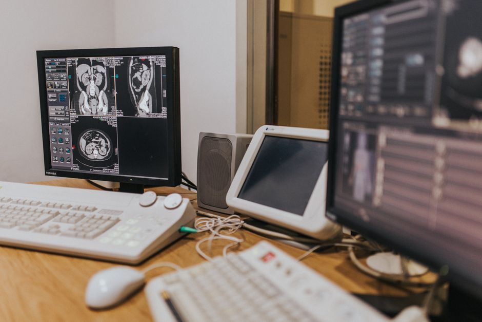 medical doctor analyzing computer screen data