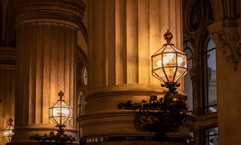 wooden column lamp structure