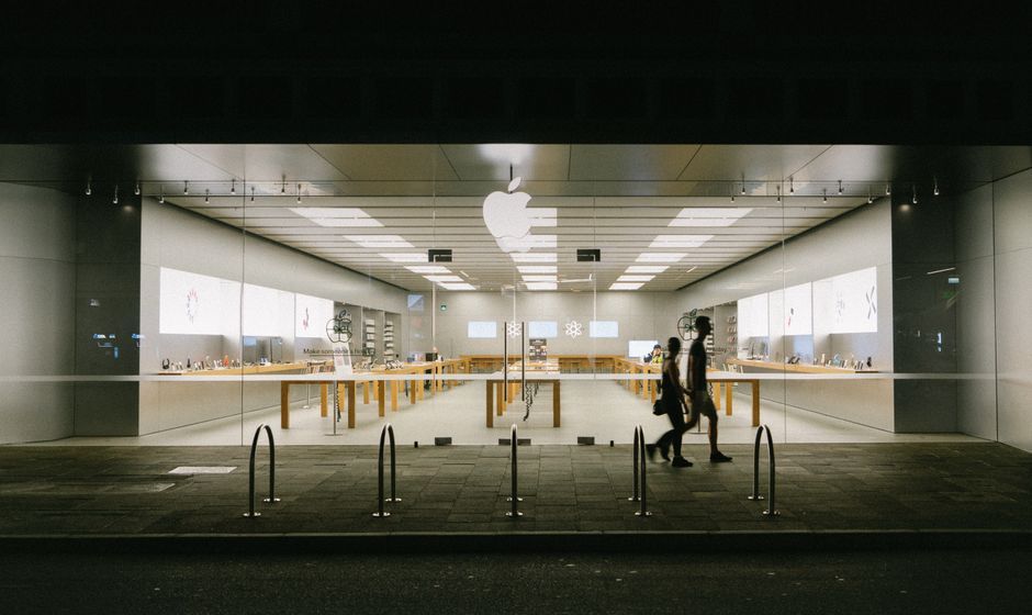 modern technology retail store display