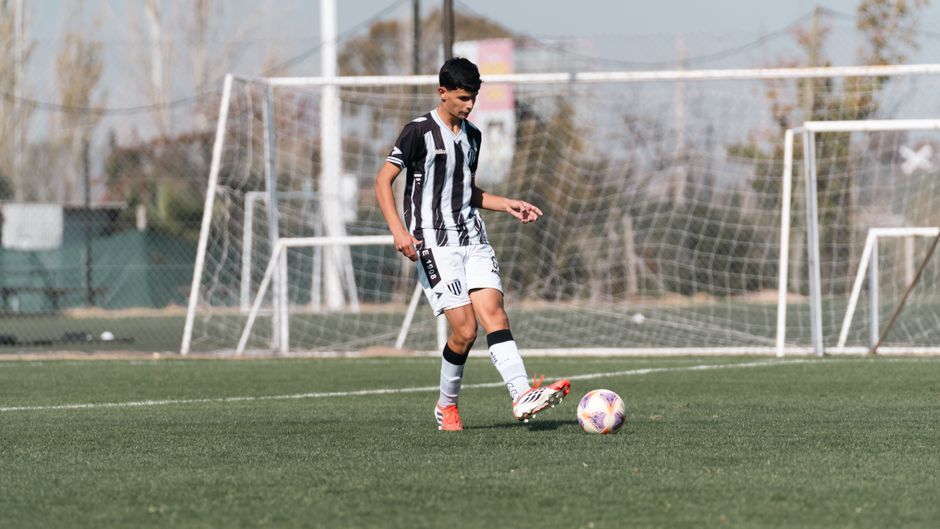 association football player pitch action
