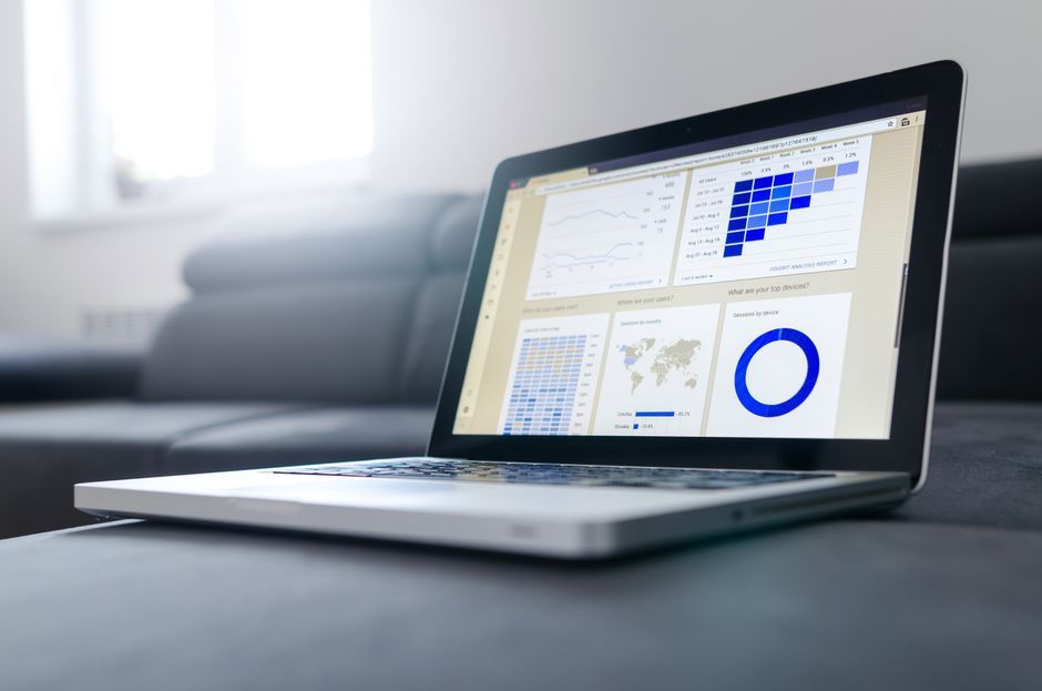 warehouse management software data dashboard office