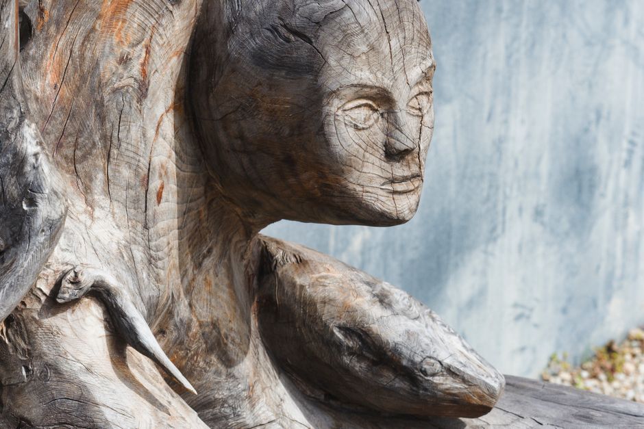 Ayumi Tsuchiya wooden sculpture craftsmanship