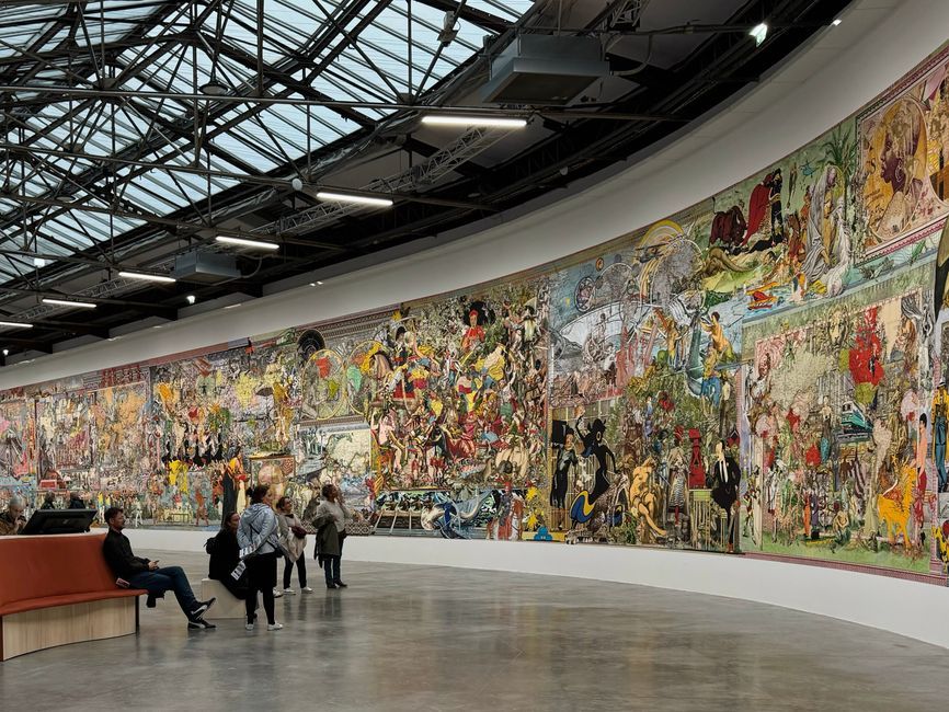modern art exhibition interior installation Paris