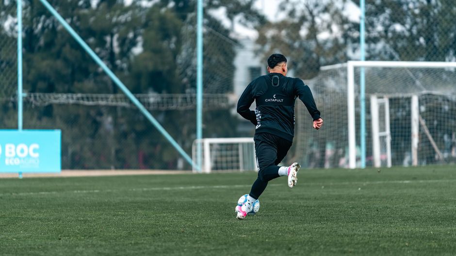 soccer team captain professional football player pitch