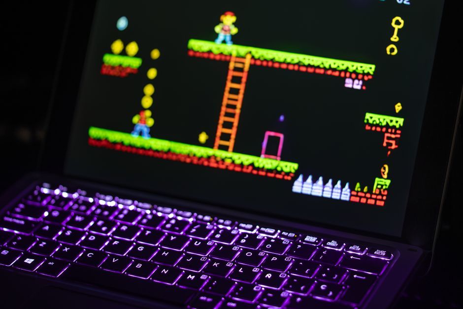 classic 8 bit pixel video game screen