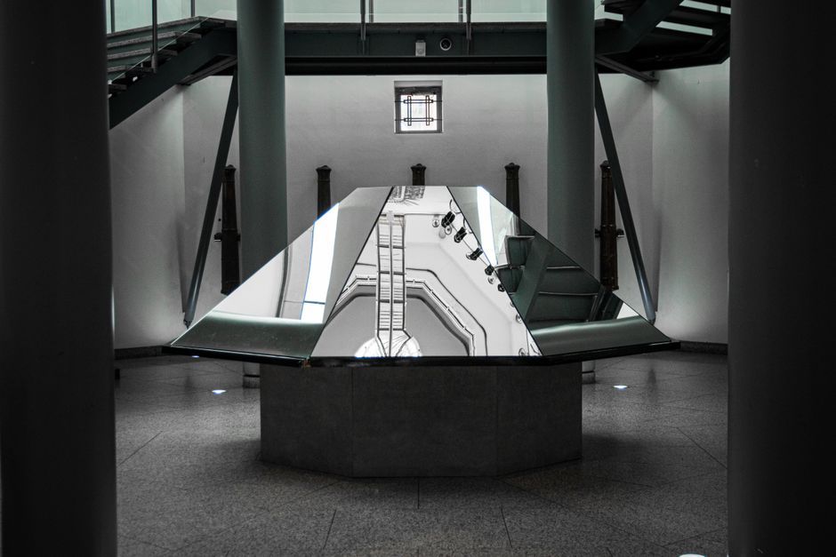 Marina Abramovic Seven Deaths installation Copenhagen art gallery