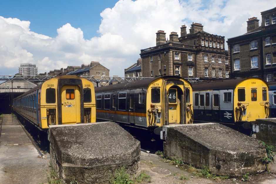 British train railway tracks exterior