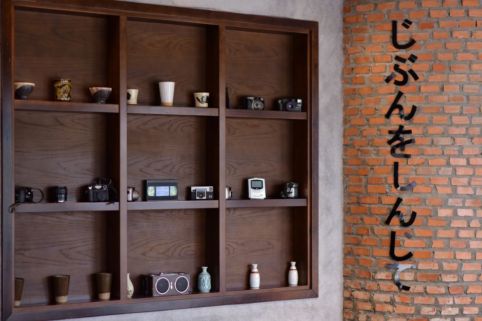 LEGO brick model display shelf