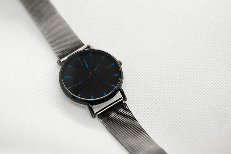 minimalist watch gradient design