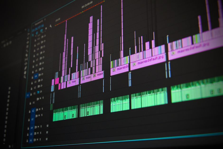 video editing software waveform display