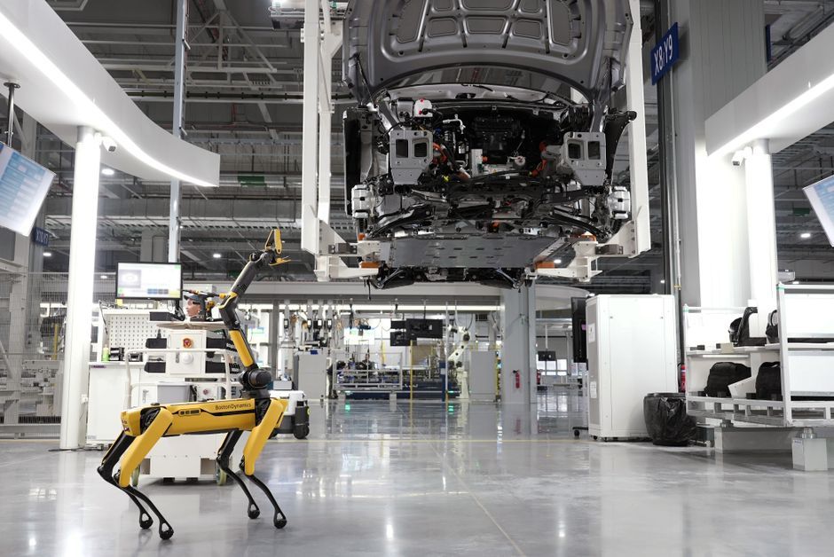 automotive factory manufacturing line industrial robot