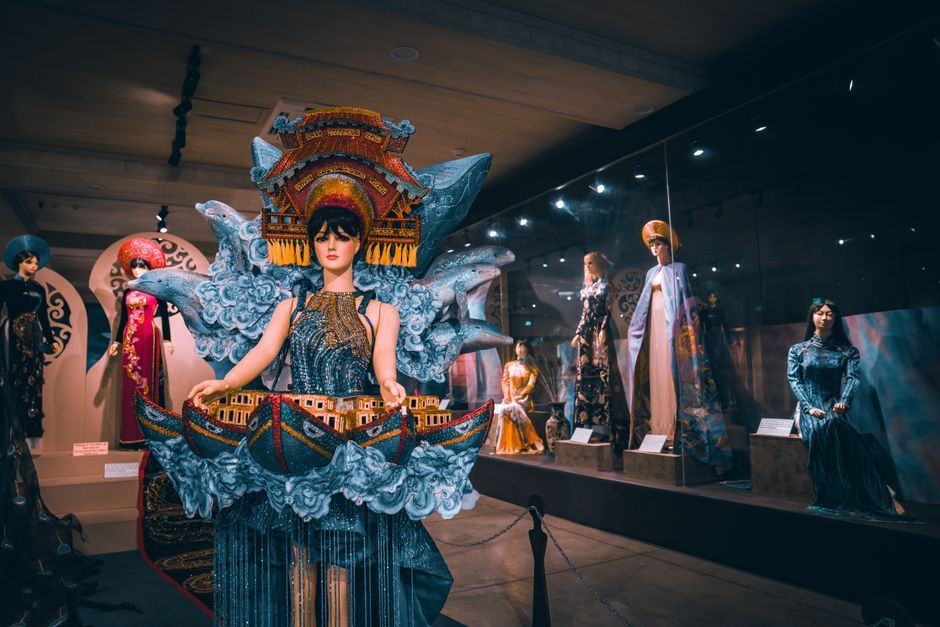 fashion costume museum gallery display exhibition