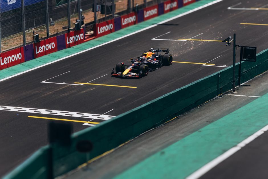 Formula 1 racing car pit lane speed limit