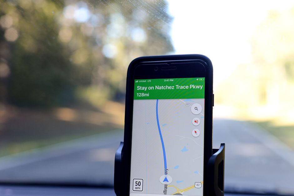 mobile phone location tracking map screen
