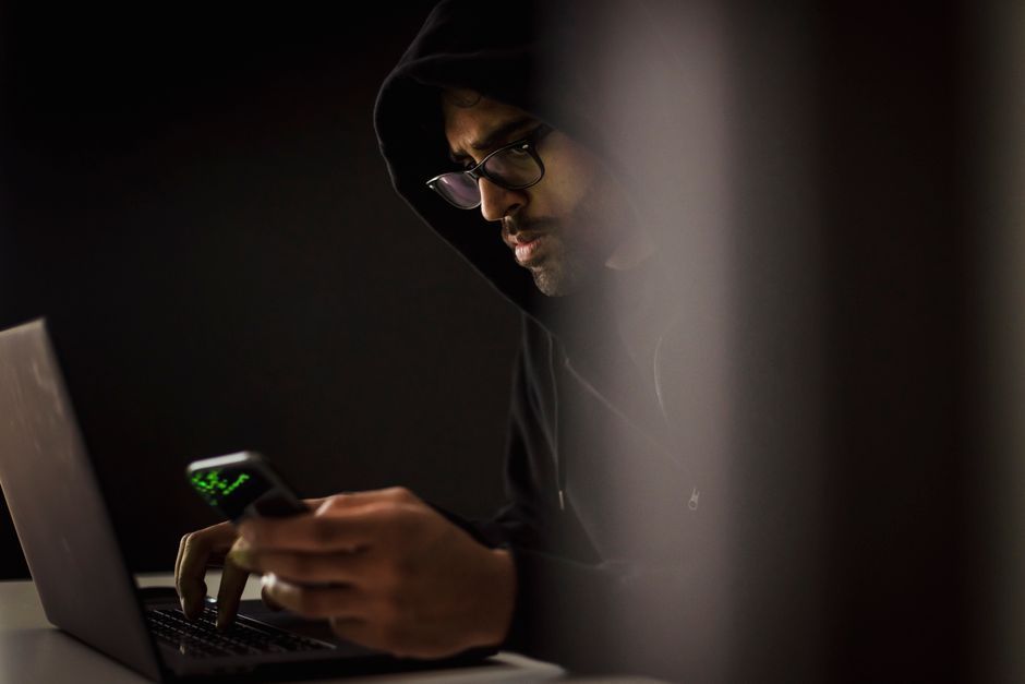 smartphone security hacker phone call