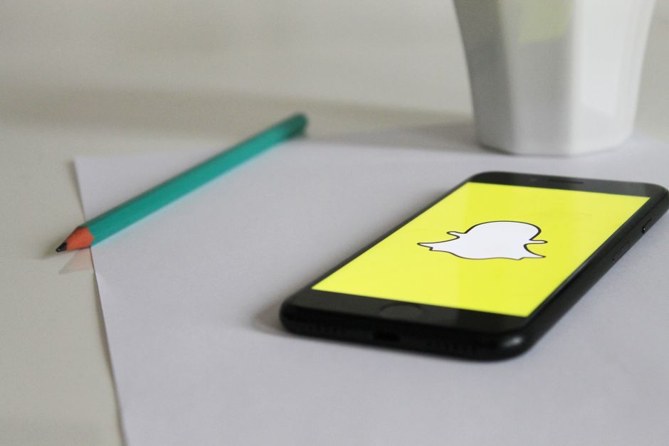 smartphone mobile app screen workplace desk workspace no logo