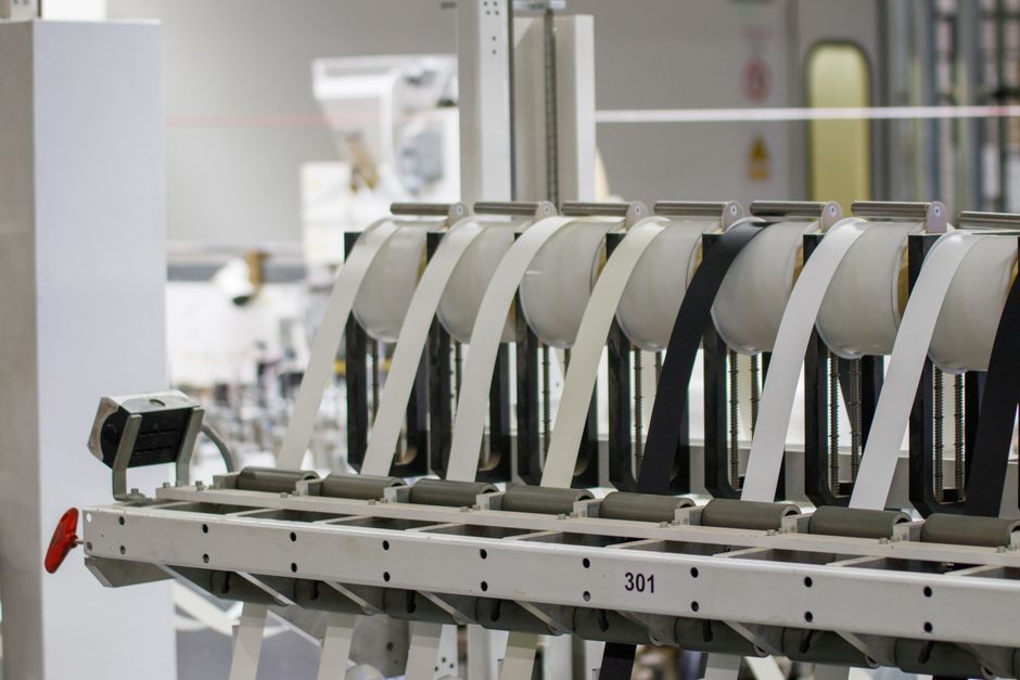 smartphone manufacturing assembly line cleanroom technology