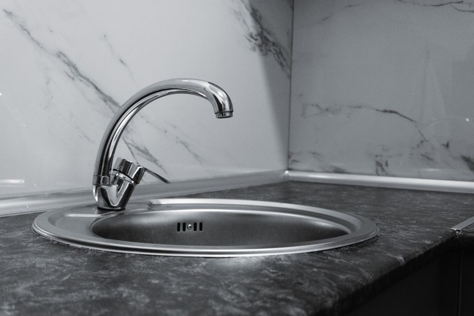 reclaimed marble sink stainless steel mobile frame interior design
