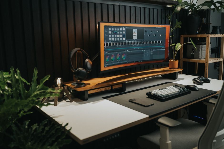 ultrawide monitor display