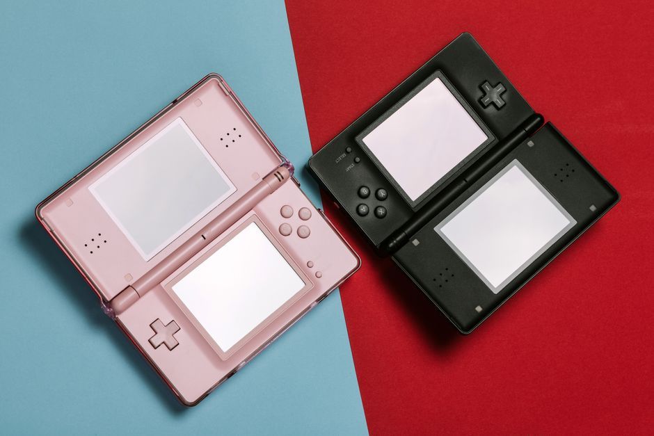 portable handheld gaming console device