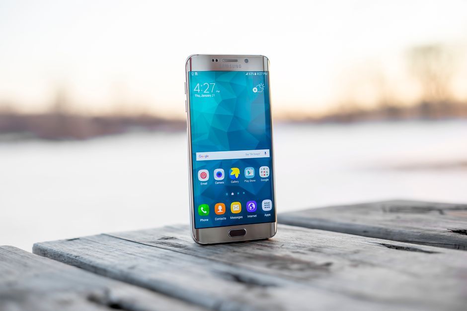 smartphone hardware display booth