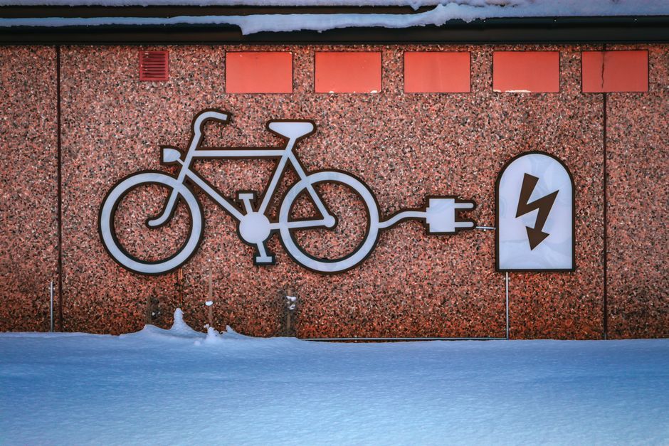 India electric two wheeler charging station