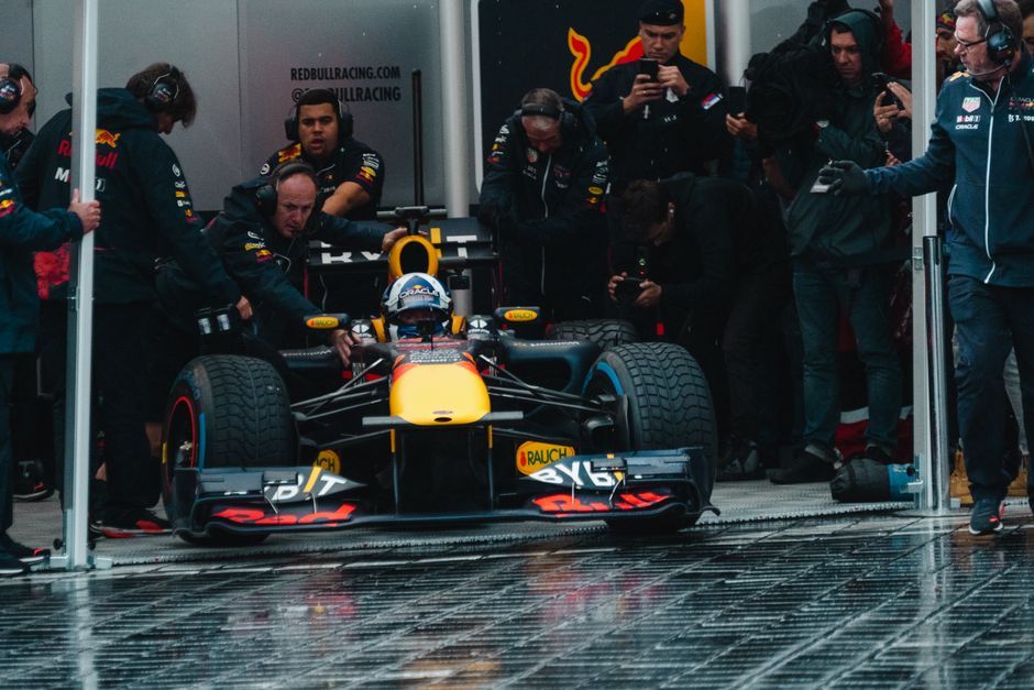 formula one racing team garage paddock