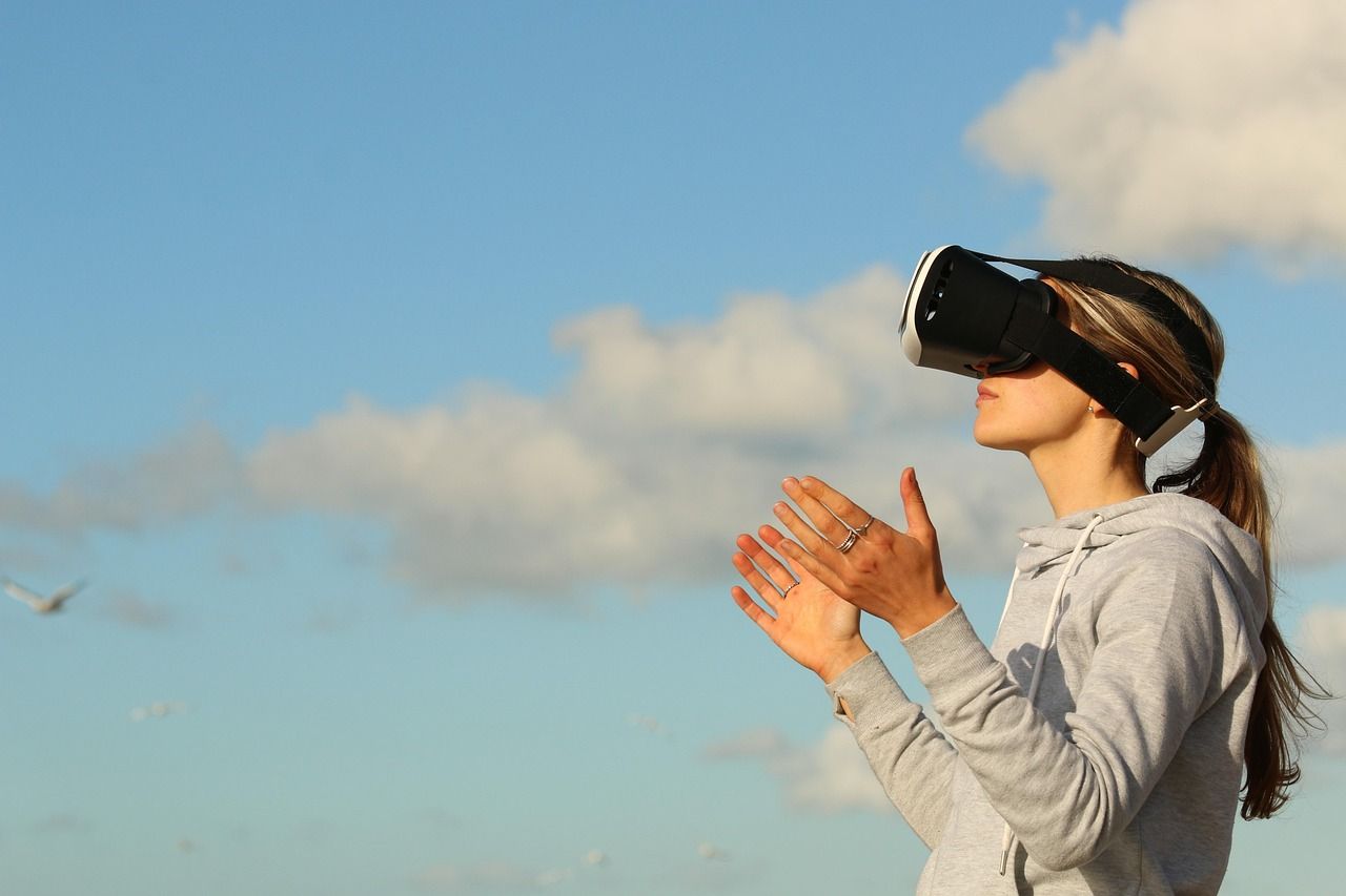 virtual reality headset transparent glasses technology