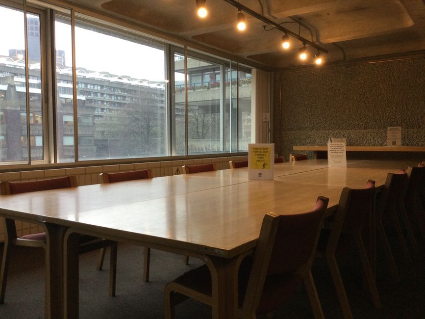 London corporate office interior meeting room