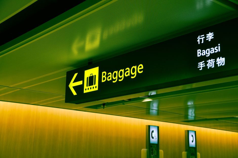 airport terminal closed restaurant sign