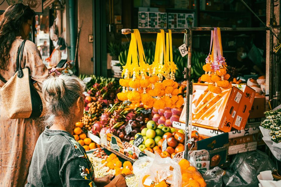 Praya Lundberg fruit vendor photoshoot