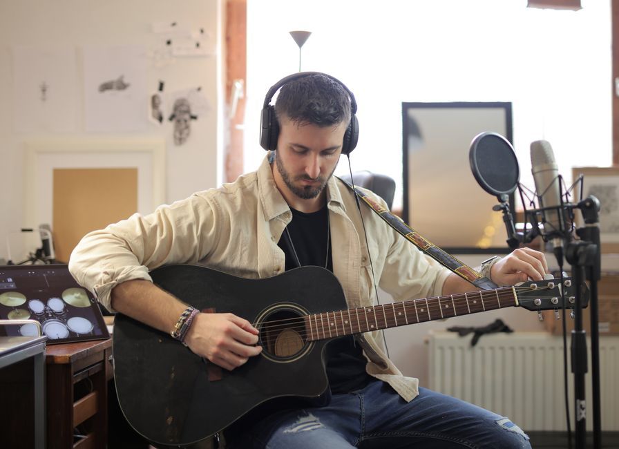 music studio microphone acoustic guitar