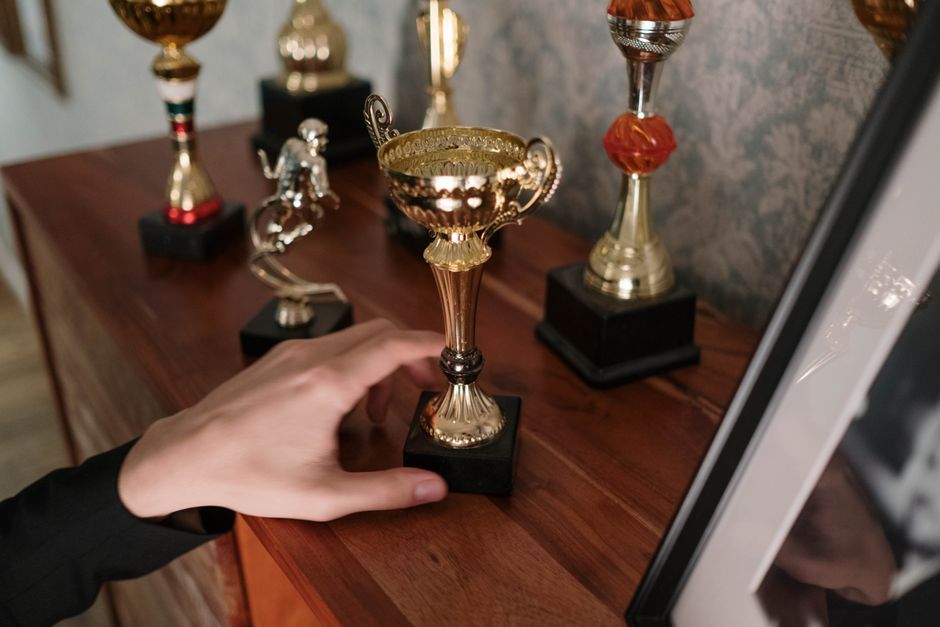 Eddie Howe Newcastle celebration trophy