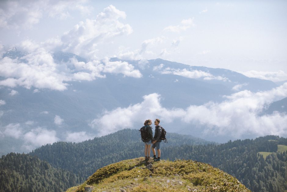 mountain landscape scenic view couple travel