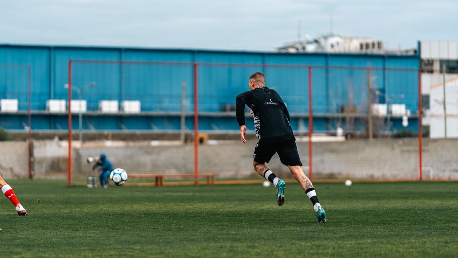professional football player training session
